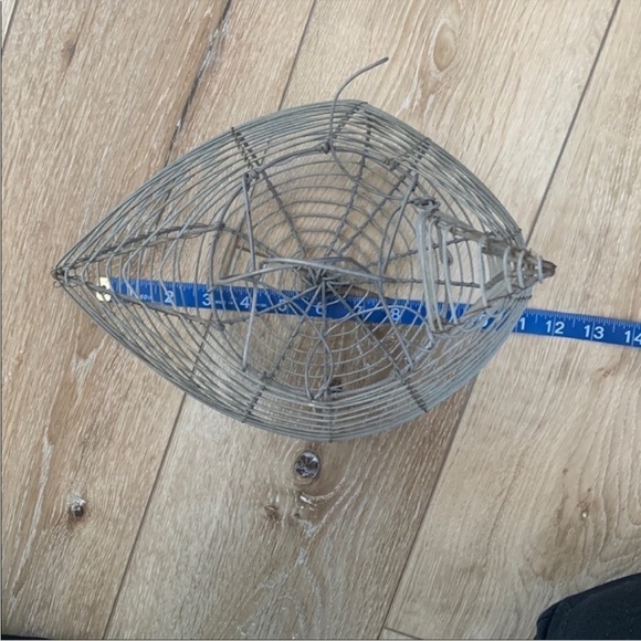 Rustic Farmhouse Chicken Metal Basket - Picture 5 of 7